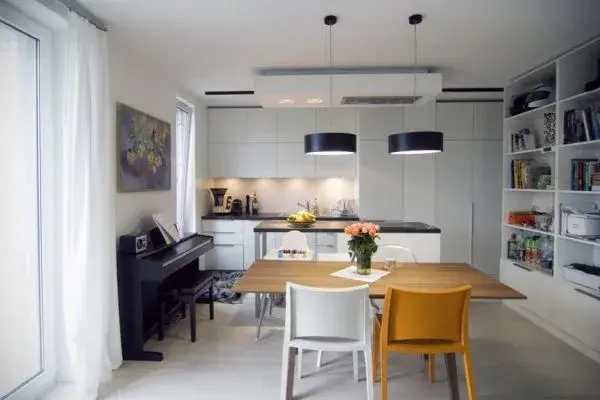 Jak połączyć kuchnię z pokojem: sprawdzone pomysły na aranżację