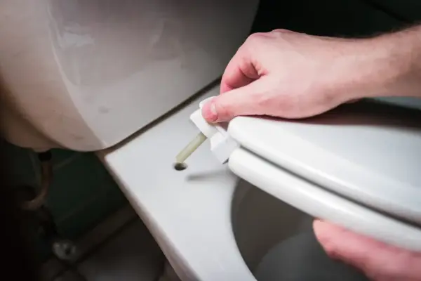 Jak zmierzyć deskę sedesową? Uniknij 7 błędów!